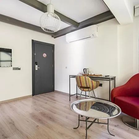 Delightful Flat Near Hadrians Gate * Antalya