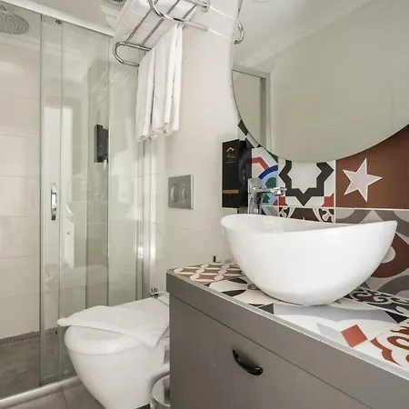 Delightful Flat Near Hadrians Gate Antalya